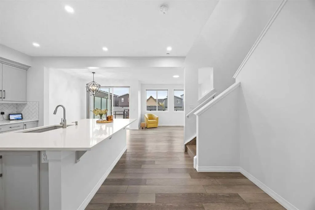 101 Howse Common NE