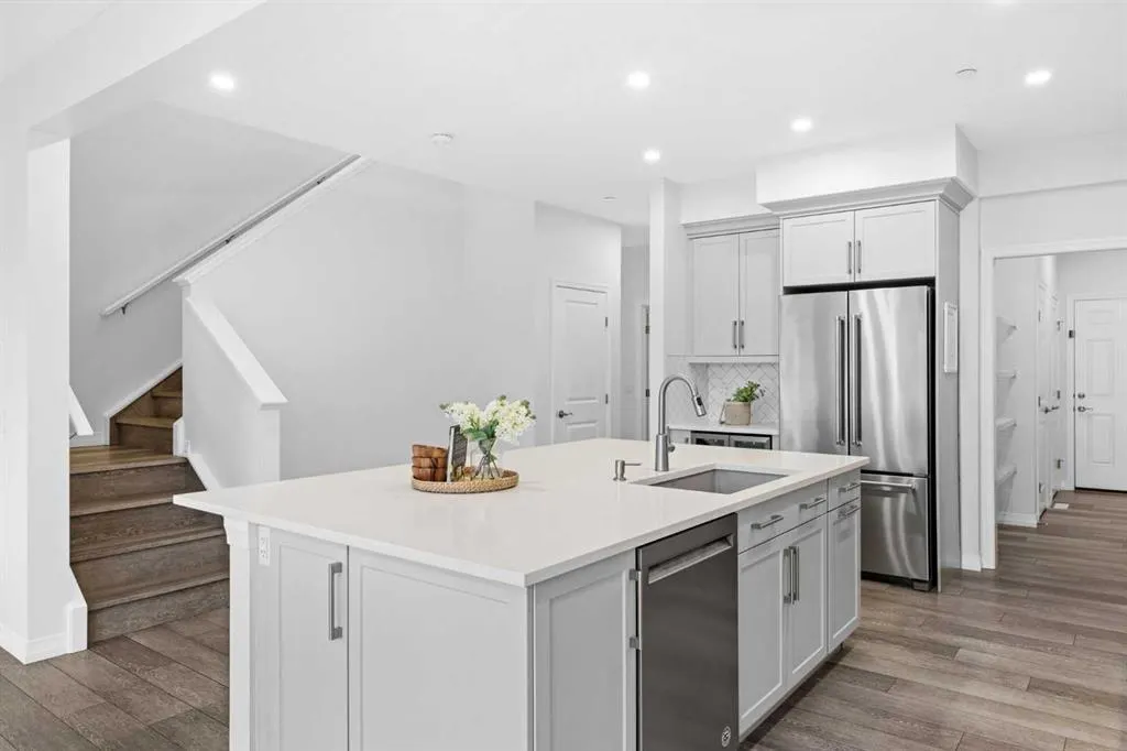 101 Howse Common NE