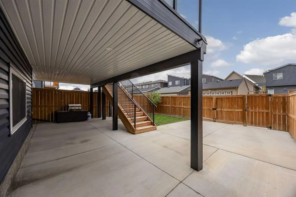 101 Howse Common NE
