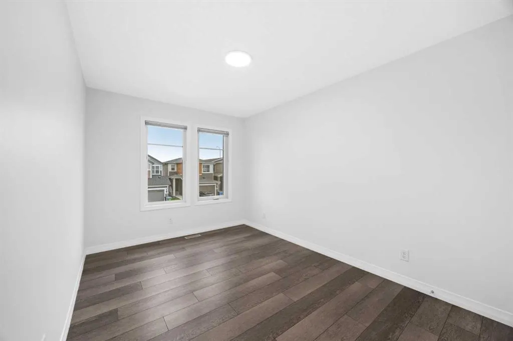 101 Howse Common NE