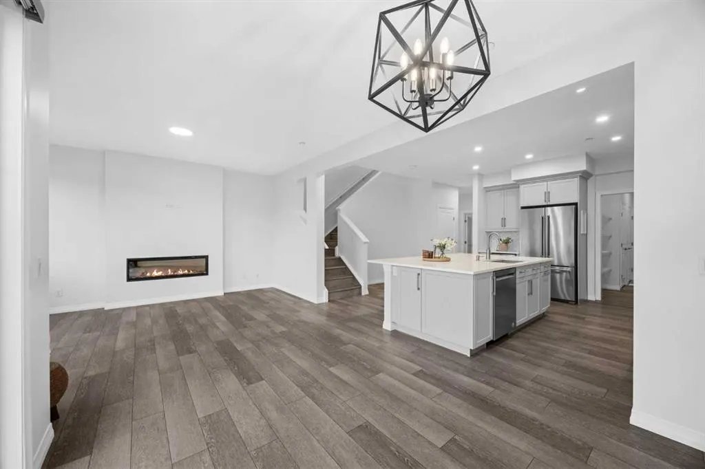 101 Howse Common NE