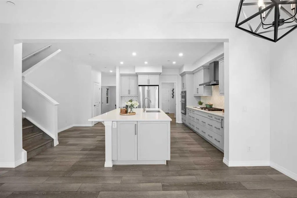 101 Howse Common NE