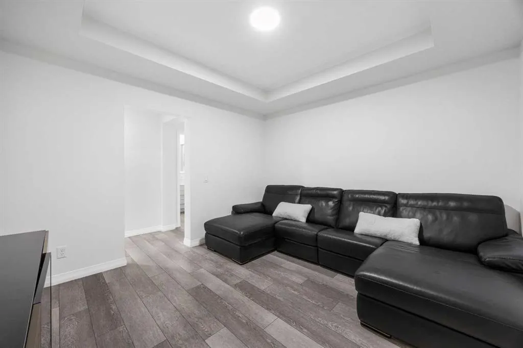 101 Howse Common NE