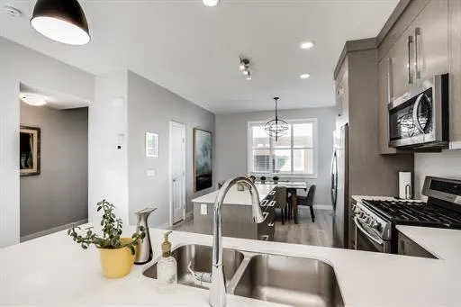 30 Cornerstone Manor NE #204