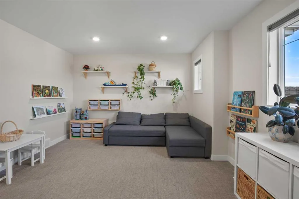 107 Vancouver Crescent