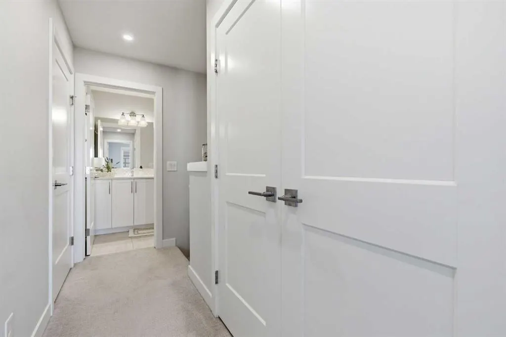 307 Crestridge Common SW