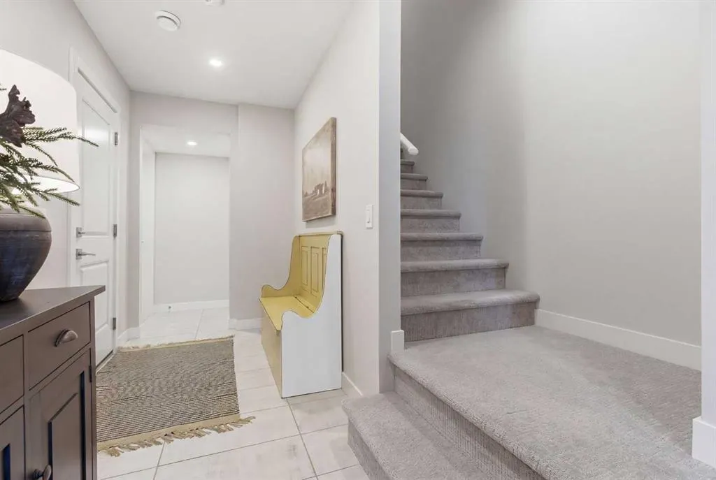 307 Crestridge Common SW