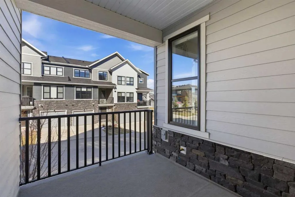 307 Crestridge Common SW