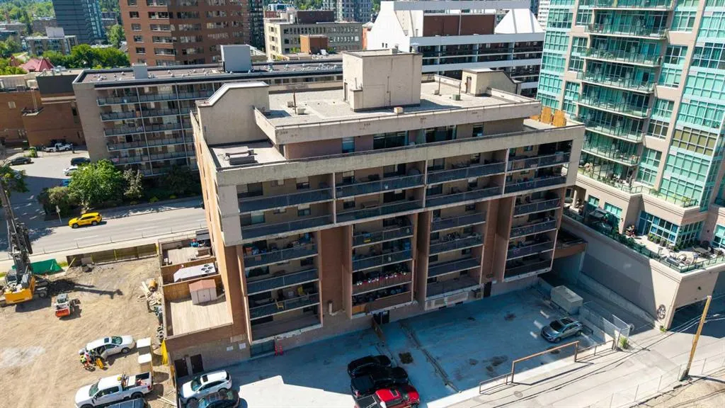 718 12 Avenue SW #305