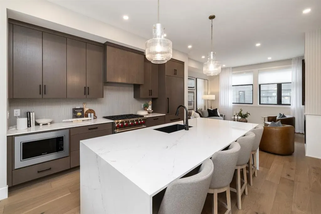 150 Lebel Crescent NW #106