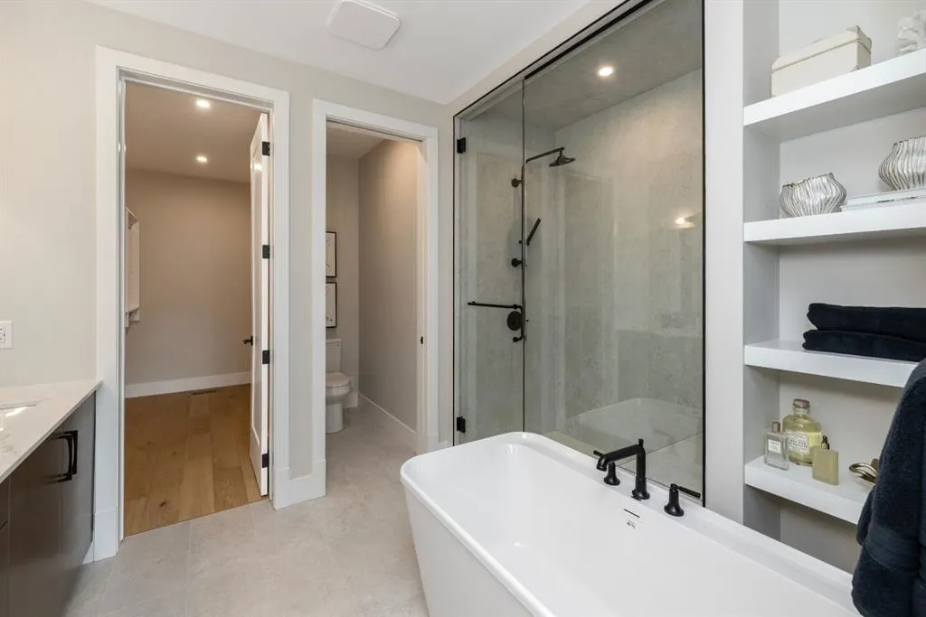 150 Lebel Crescent NW #106