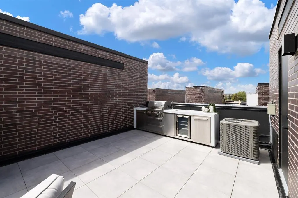 150 Lebel Crescent NW #112