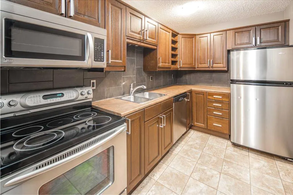 315 Southampton Drive SW #1207