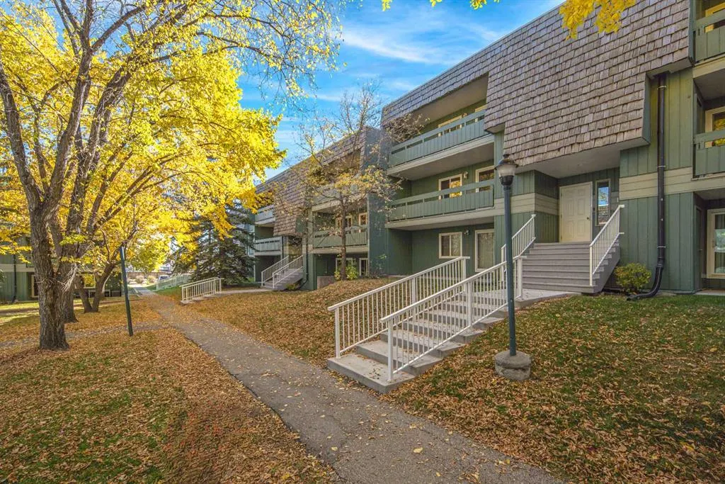 315 Southampton Drive SW #1207