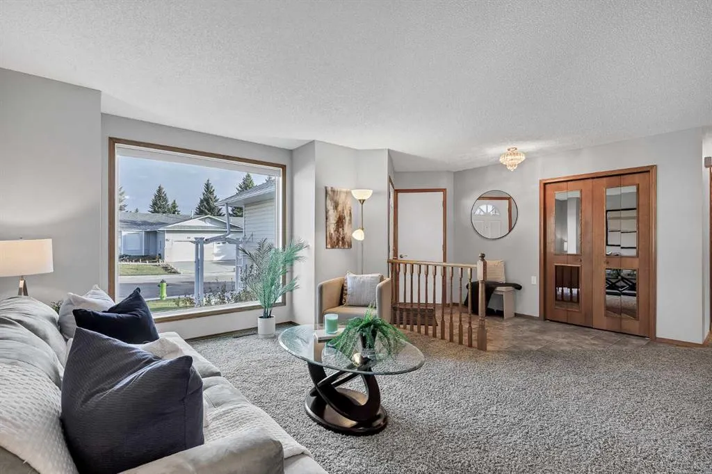 39 Woodside Close NW