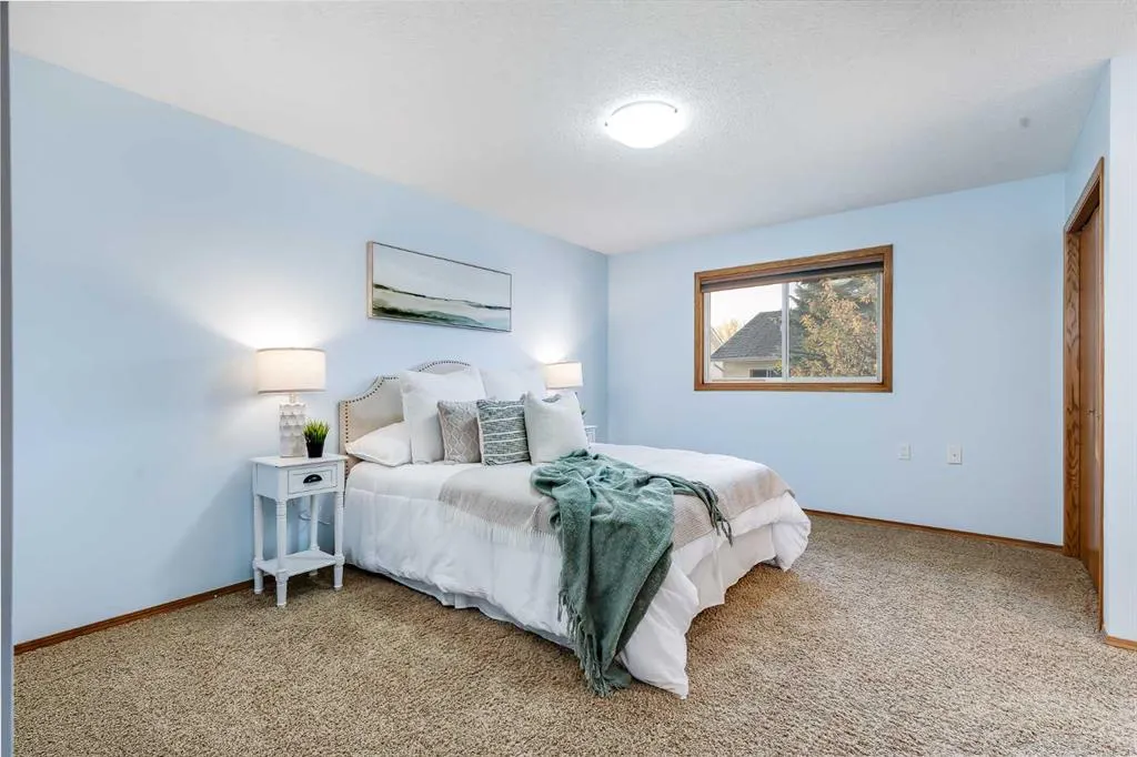 39 Woodside Close NW