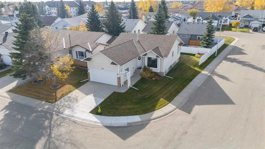 39 Woodside Close NW