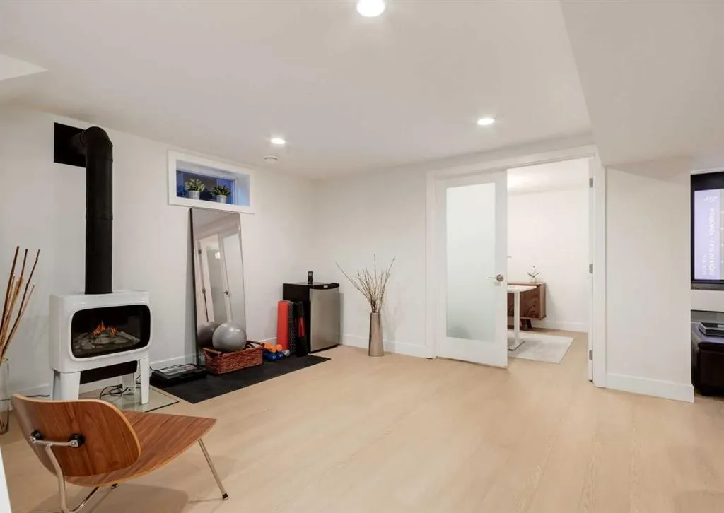 20 Gainsborough Drive SW