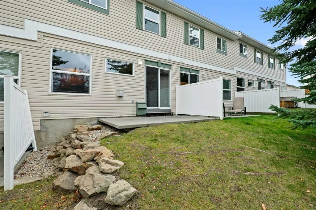 13 Country Hills Rise NW