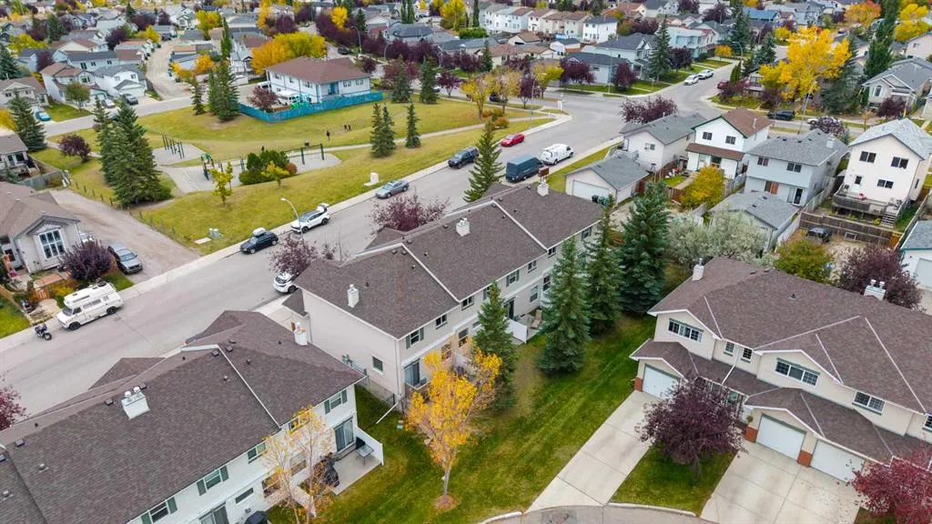 13 Country Hills Rise NW