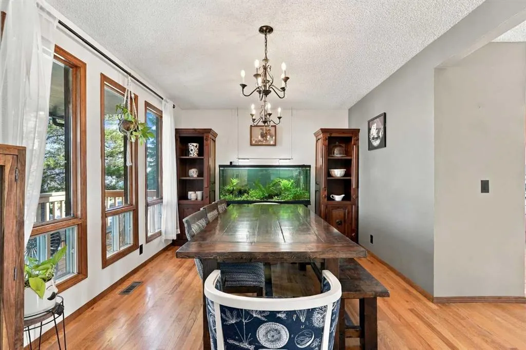 296 Woodbine Boulevard SW