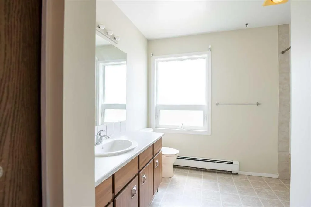 65 Temple Boulevard W #307