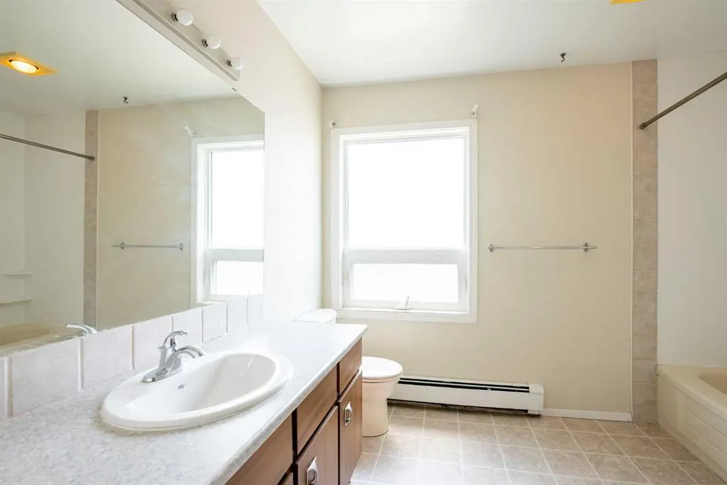 65 Temple Boulevard W #307