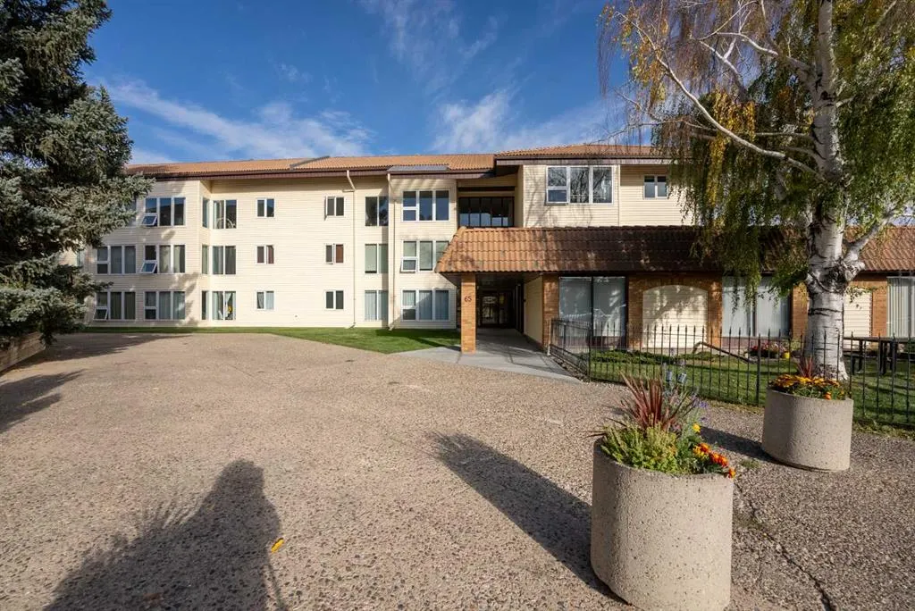 65 Temple Boulevard W #307