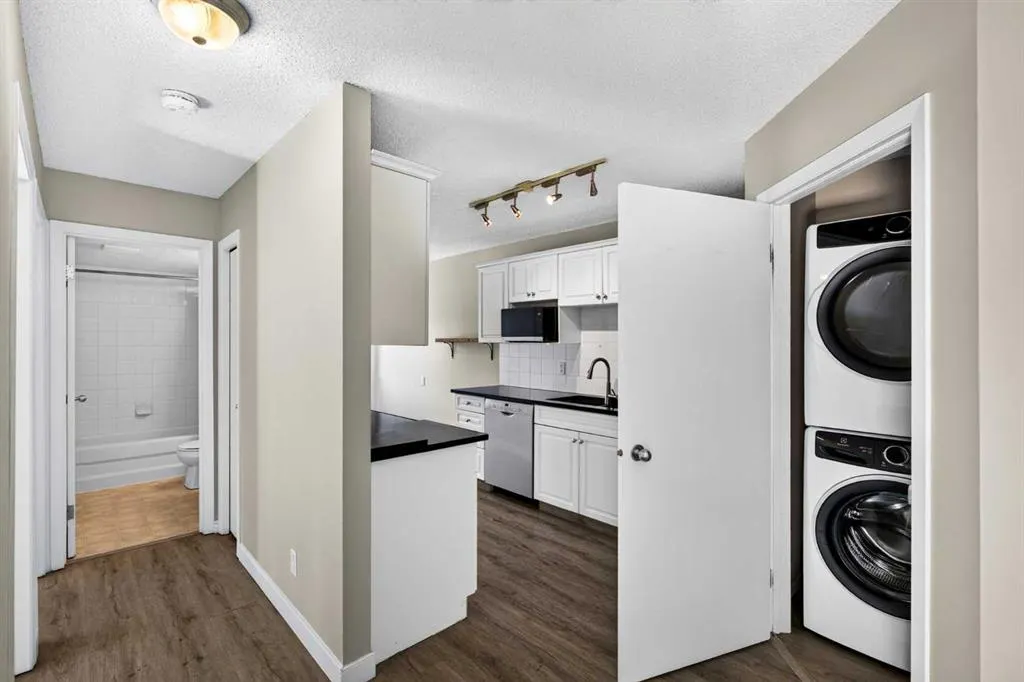 835 19 Avenue SW #105