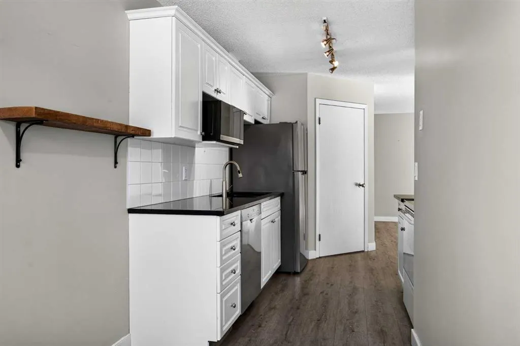 835 19 Avenue SW #105
