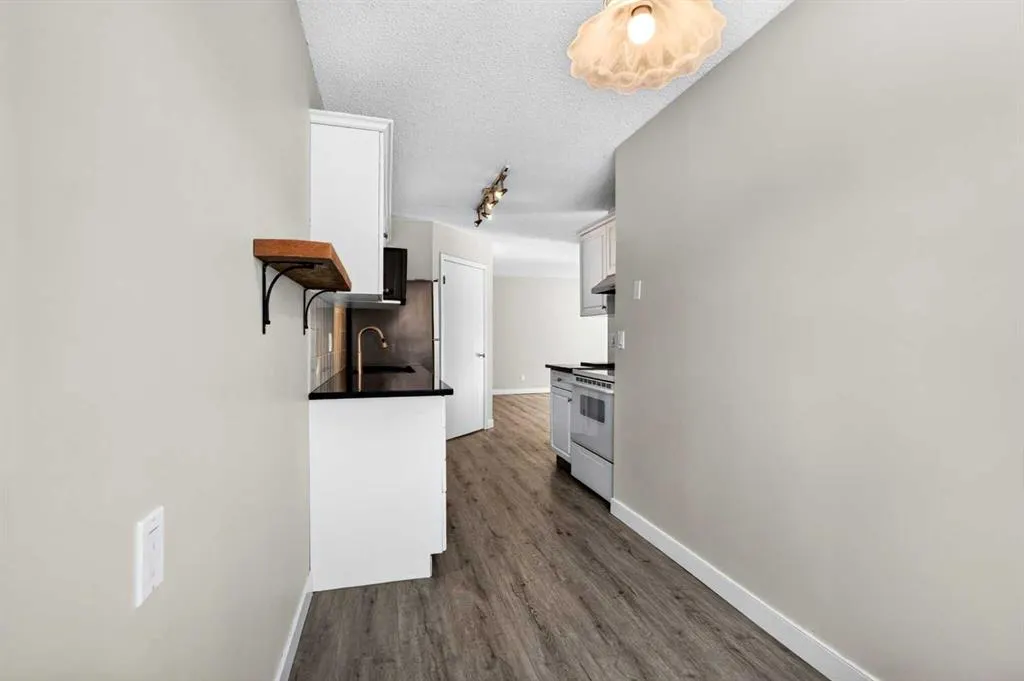 835 19 Avenue SW #105