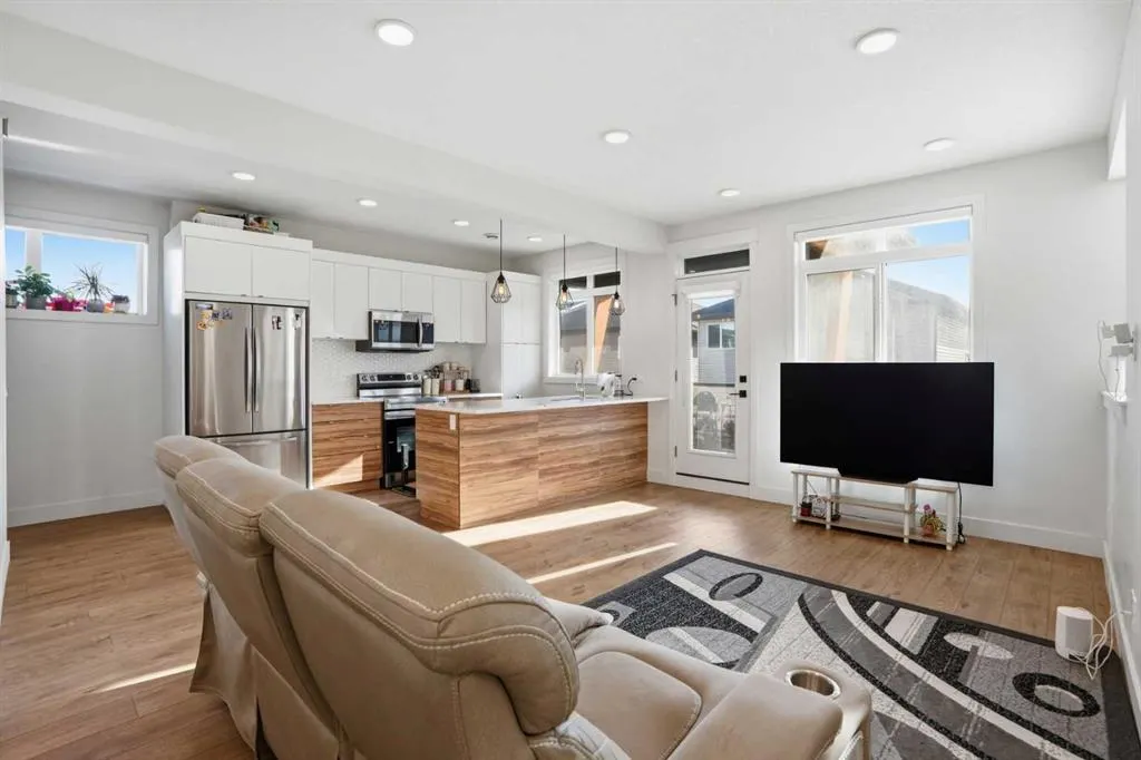 10060 46 Street NE #402