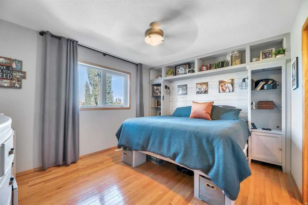 148 Aspen Creek Crescent