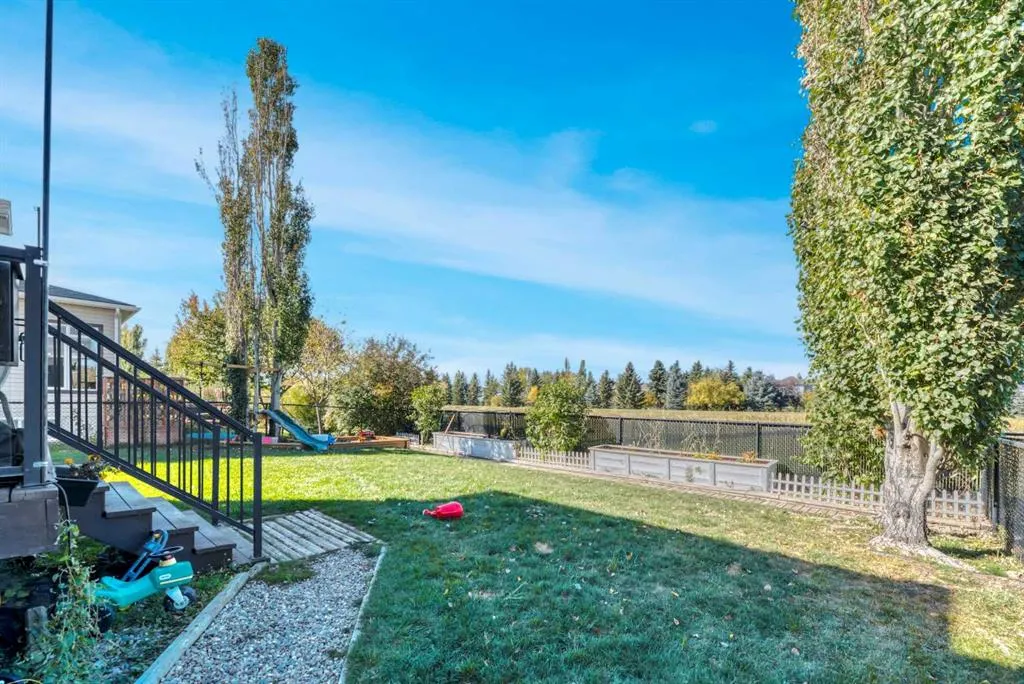 148 Aspen Creek Crescent