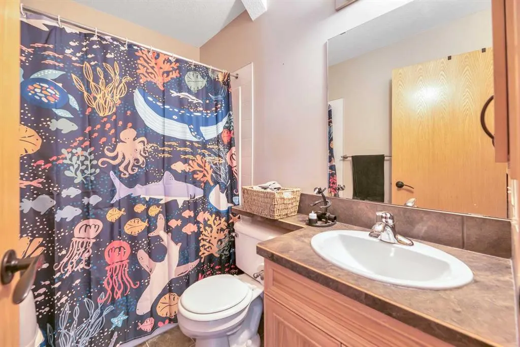 148 Aspen Creek Crescent