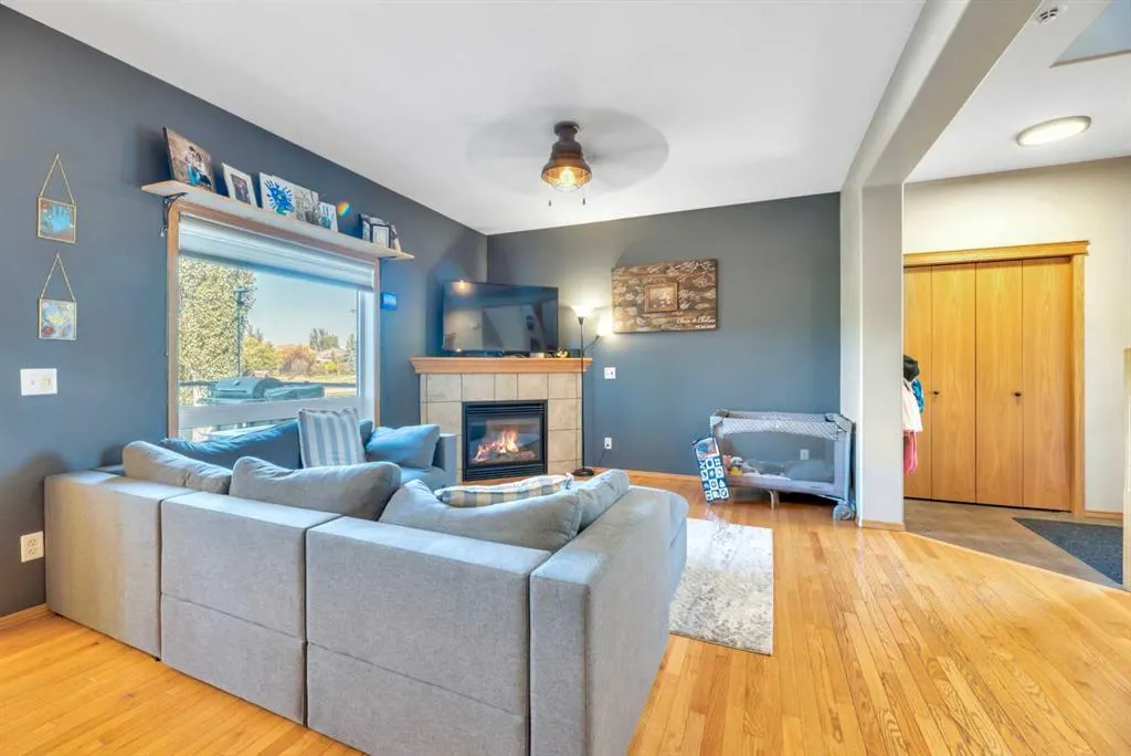 148 Aspen Creek Crescent