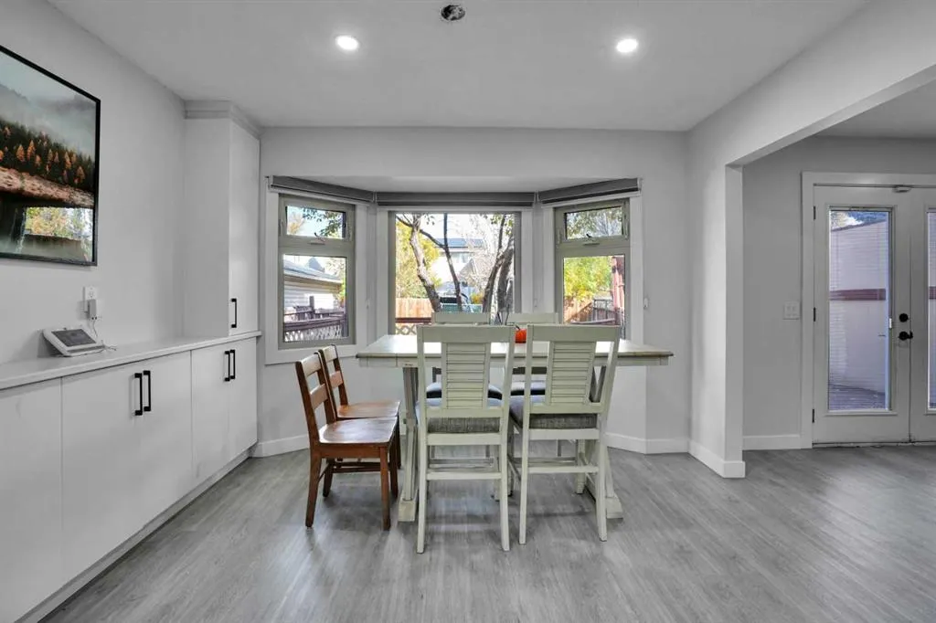 4304 44 Avenue NE