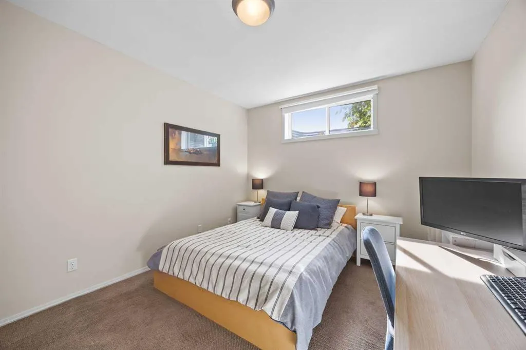 7 Springbank Mews SW
