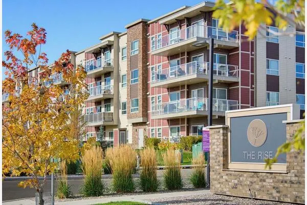 300 Harvest Hills Place NE