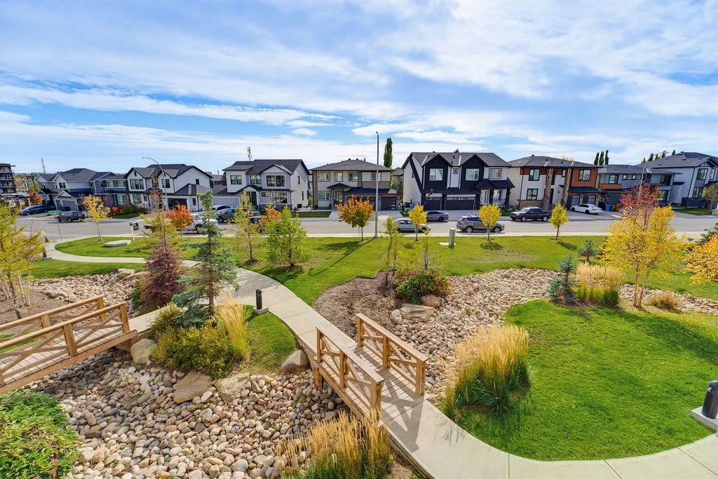 300 Harvest Hills Place NE #204