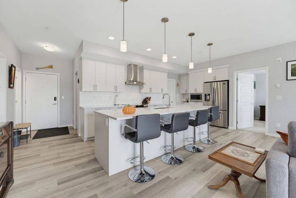 300 Harvest Hills Place NE #204