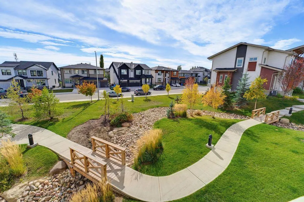 300 Harvest Hills Place NE #204