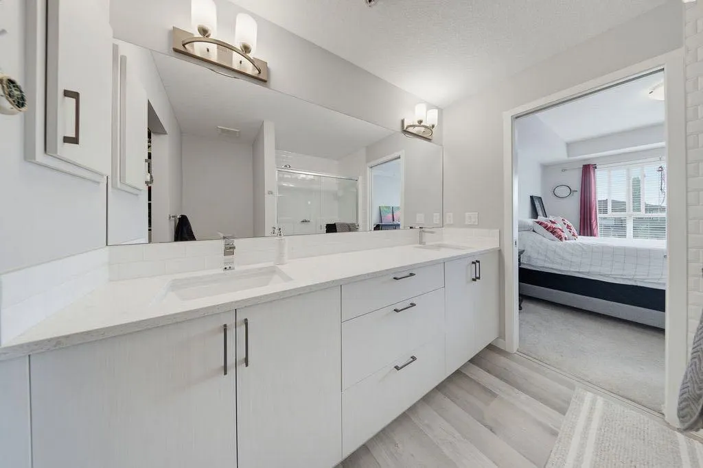 300 Harvest Hills Place NE #204