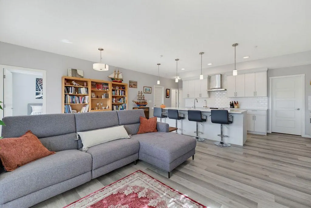 300 Harvest Hills Place NE #204