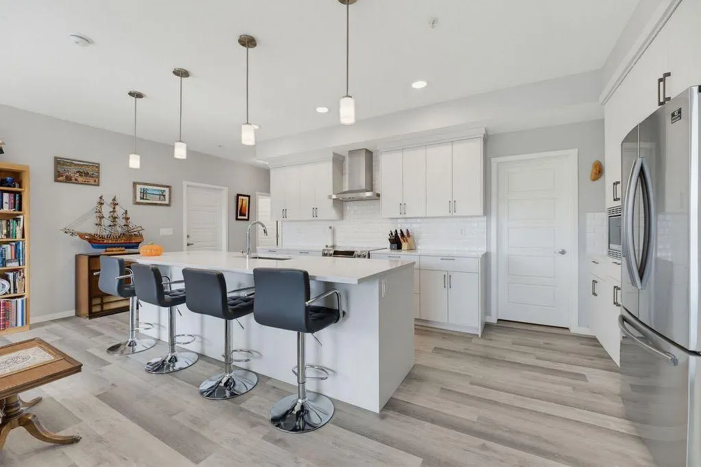 300 Harvest Hills Place NE #204