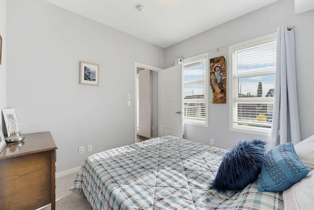 300 Harvest Hills Place NE #204