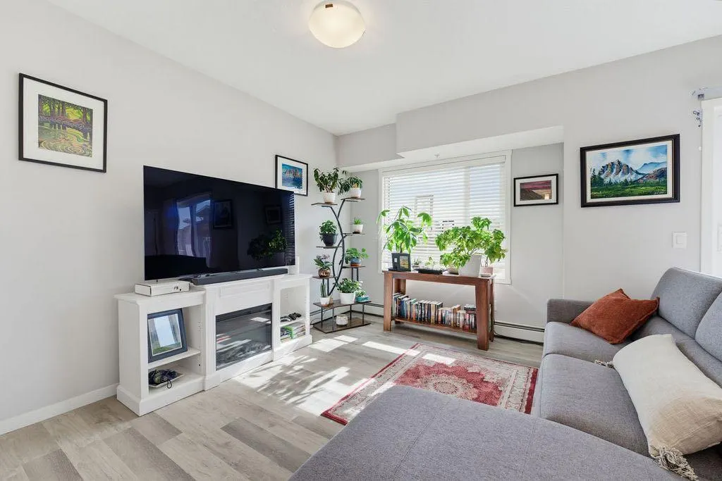 300 Harvest Hills Place NE #204