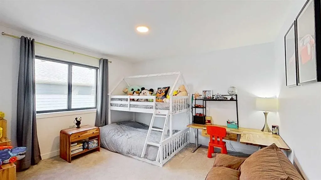 3 Highwood Drive