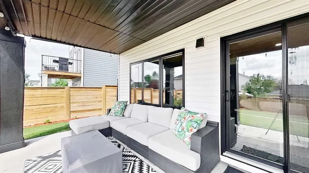 3 Highwood Drive