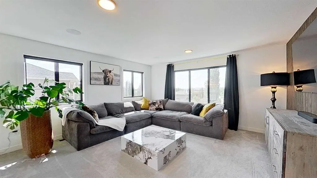 3 Highwood Drive